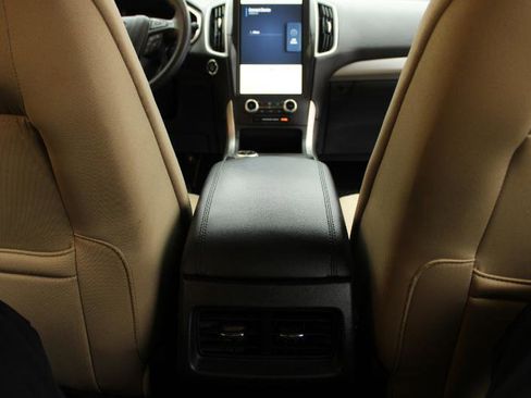 Used 2021 Ford Edge SE FWD image 15