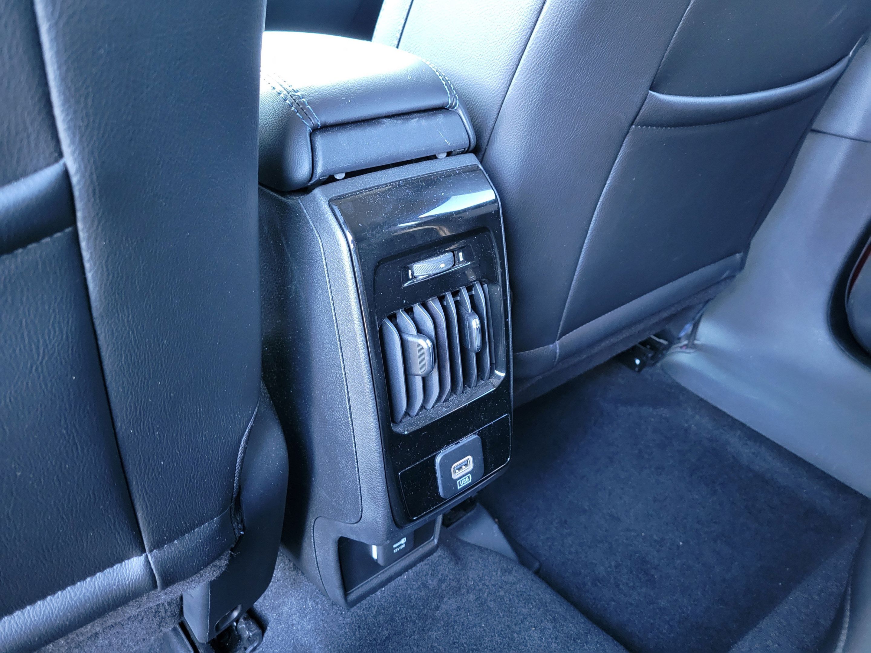 Used 2022 Jeep Compass Latitude FWD image 11