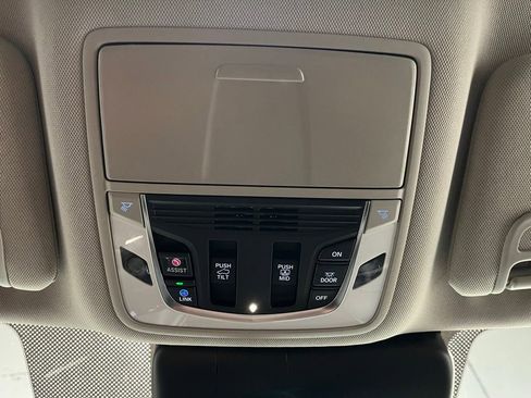 Certified 2024 Acura RDX SH-AWD w/ Technology Package image 9