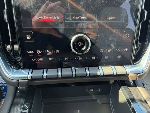 New 2026 GMC Yukon XL Elevation image 24