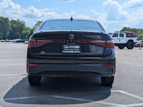 Used 2025 Volkswagen Jetta S FWD image 8