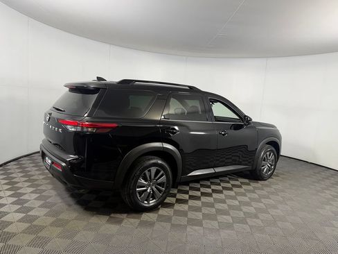 Used 2025 Nissan Pathfinder SV FWD image 8