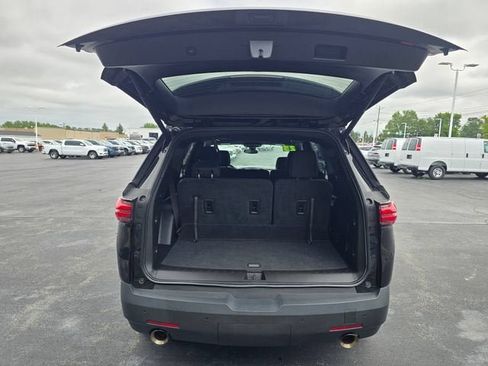 Used 2023 Chevrolet Traverse LT AWD/4WD image 5