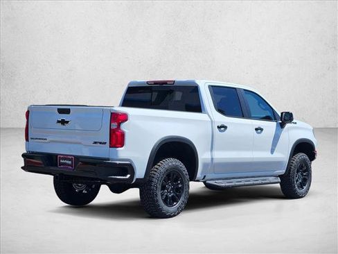 New 2026 Chevrolet Silverado 1500 ZR2 w/ LPO, Dark Essentials Package AWD/4WD image 9