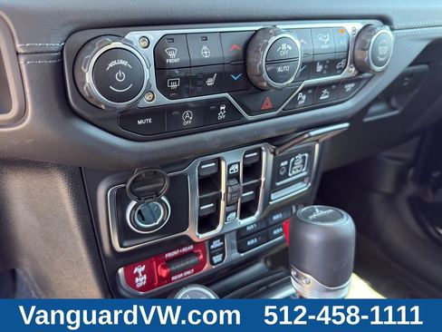 Used 2025 Jeep Gladiator Rubicon AWD/4WD image 14