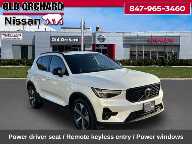 Used 2025 Volvo XC40 B5 Plus AWD/4WD image 5