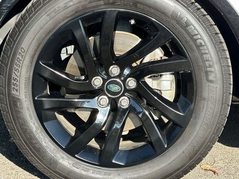 Used 2019 Land Rover Discovery HSE image 27