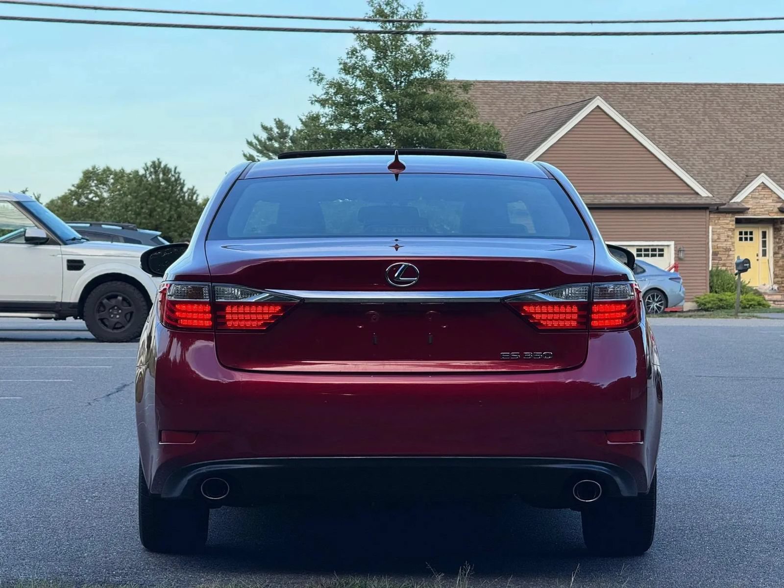 Used 2014 Lexus ES 350 w/ Luxury Package FWD image 7
