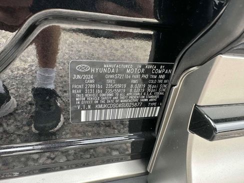 New 2025 Genesis GV60 Advanced image 17