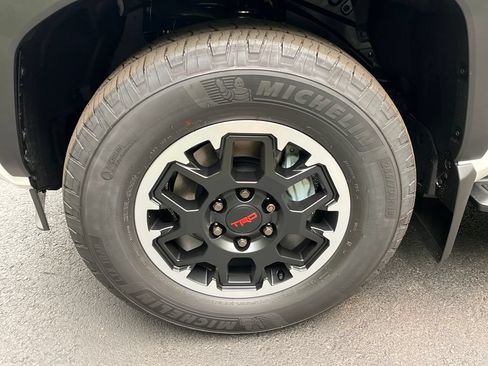 New 2026 Toyota 4Runner TRD Off-Road Premium AWD/4WD image 25