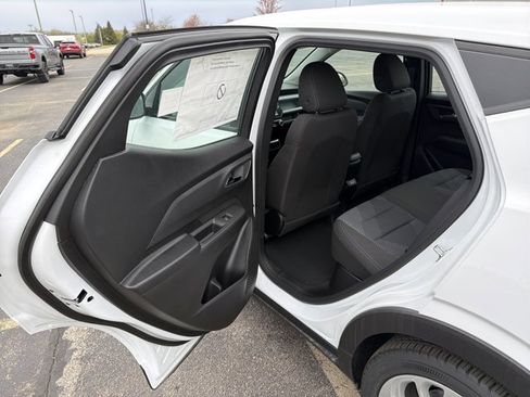 New 2027 Chevrolet Bolt LT w/ Comfort Package FWD image 21