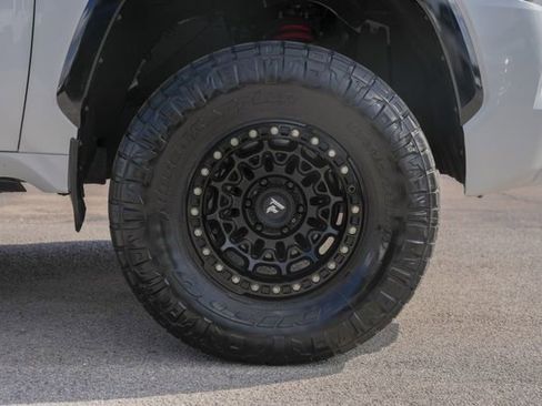 Used 2023 Toyota Sequoia Platinum image 5