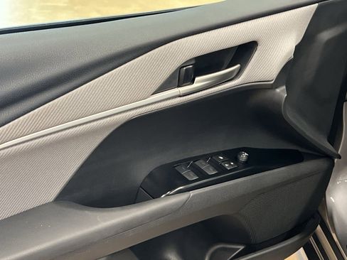 Used 2025 Toyota Camry SE image 13