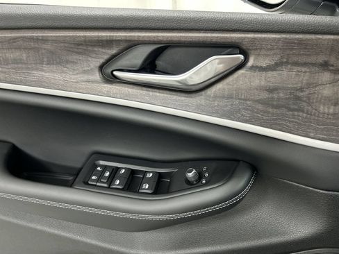 New 2026 Jeep Grand Cherokee Altitude AWD/4WD image 13