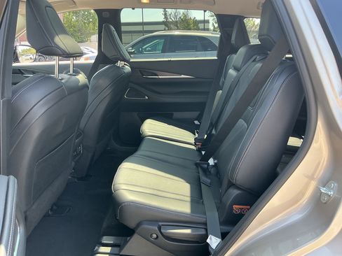 Used 2025 INFINITI QX60 Sensory w/ Vision Package AWD/4WD image 25