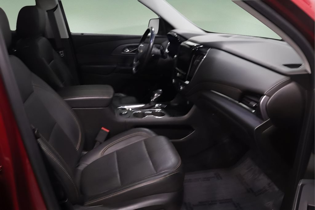 Used 2021 Chevrolet Traverse Premier FWD image 16