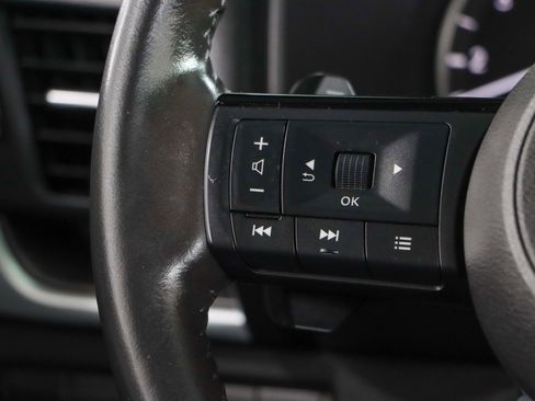 Used 2023 Nissan Rogue SV w/ SV Premium B Package FWD image 13