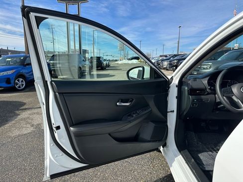 Used 2023 Nissan Sentra SV image 17