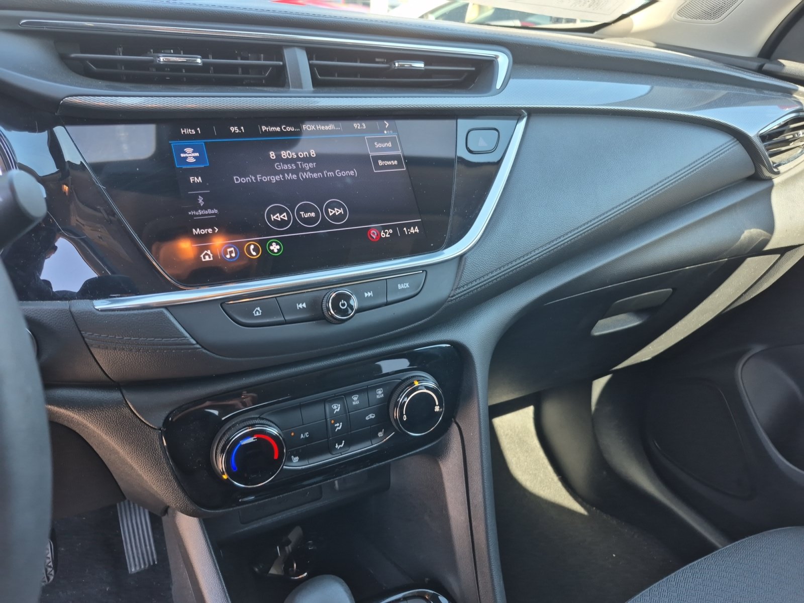 Used 2022 Buick Encore GX Preferred w/ Cold Weather Comfort Package AWD/4WD image 11