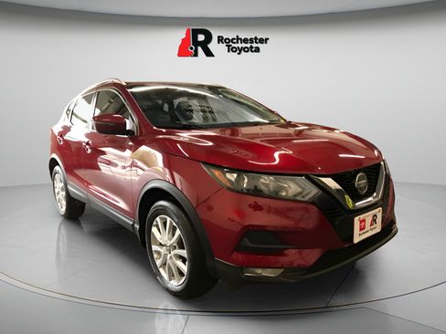 Used 2022 Nissan Rogue Sport SV AWD/4WD image 1