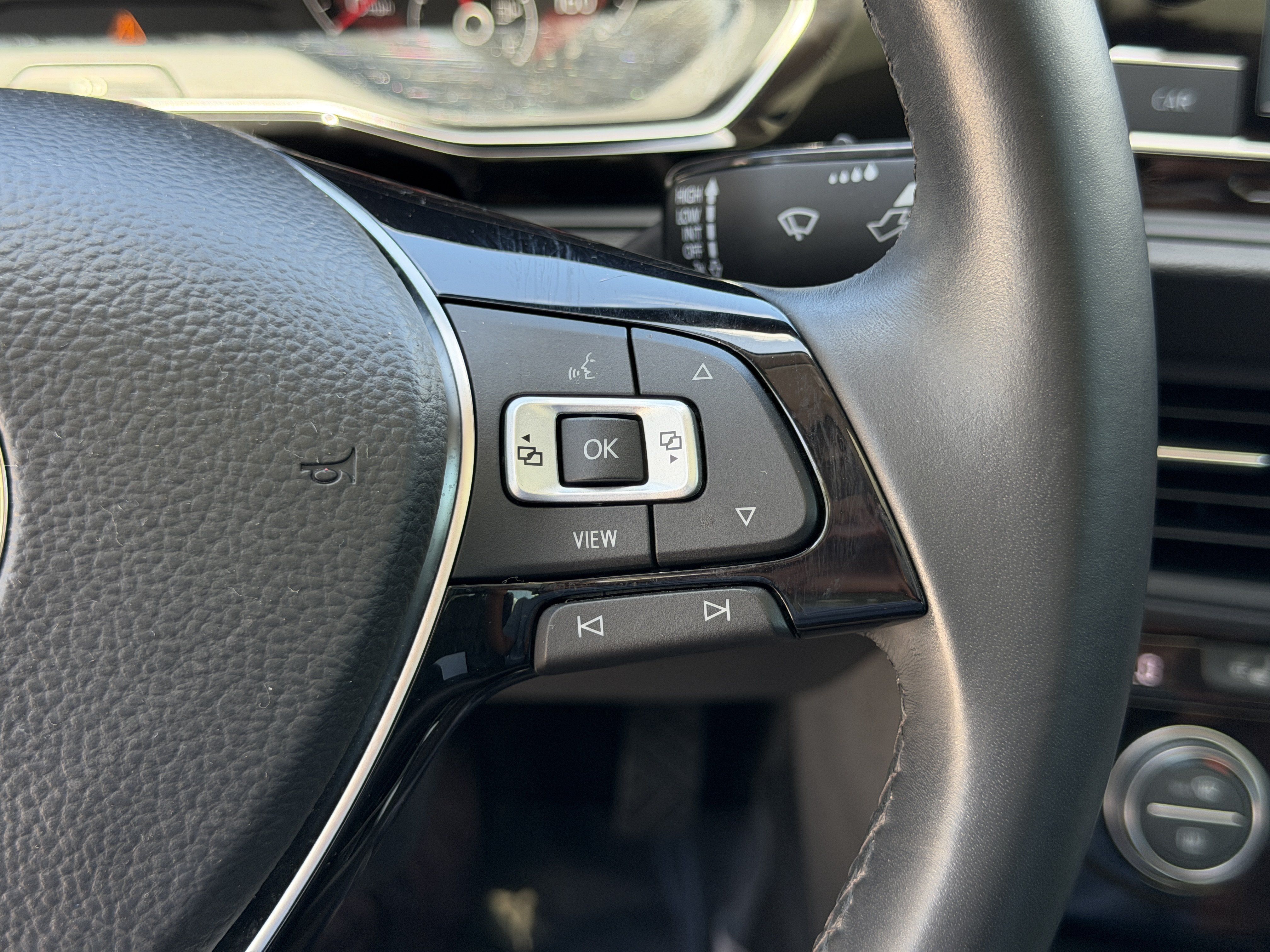 Used 2019 Volkswagen Jetta SE w/ Cold Weather Package FWD image 30
