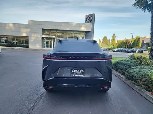 Certified 2023 Lexus RZ 450e Premium w/ Technology Package AWD/4WD image 4