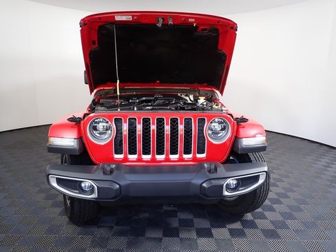 Used 2020 Jeep Gladiator Overland image 6
