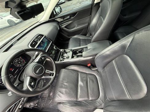 Used 2020 Jaguar XE S image 15