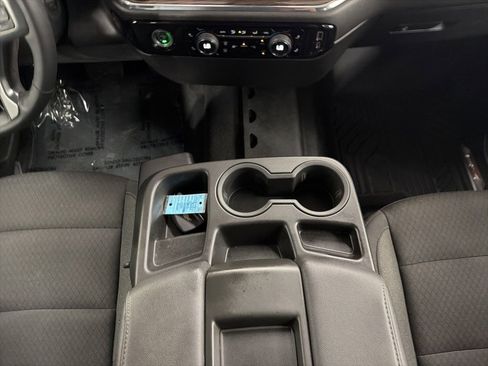 Used 2024 Chevrolet Silverado 1500 LT w/ Z71 Off-Road Package AWD/4WD image 17