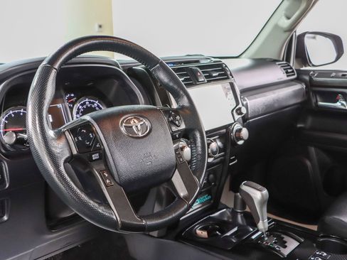 Used 2024 Toyota 4Runner TRD Off-Road Premium w/ Moonroof Package AWD/4WD image 23