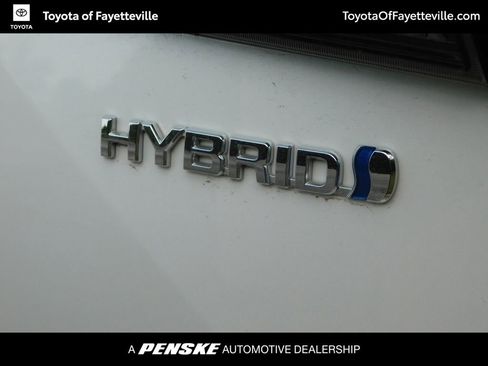 Used 2022 Toyota Highlander XLE AWD/4WD image 11