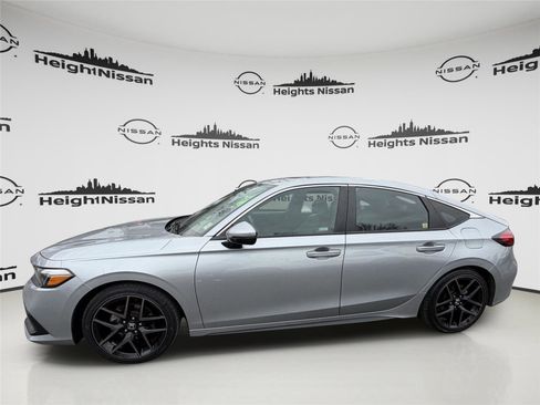 Used 2023 Honda Civic Sport Touring image 2