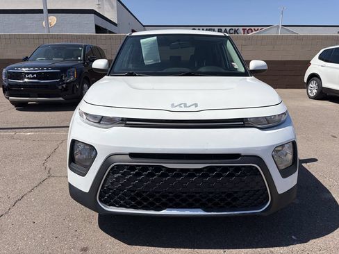 Certified 2022 Kia Soul LX FWD image 3