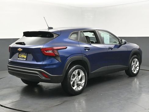 Used 2024 Chevrolet Trax LS w/ LS Convenience Package image 15