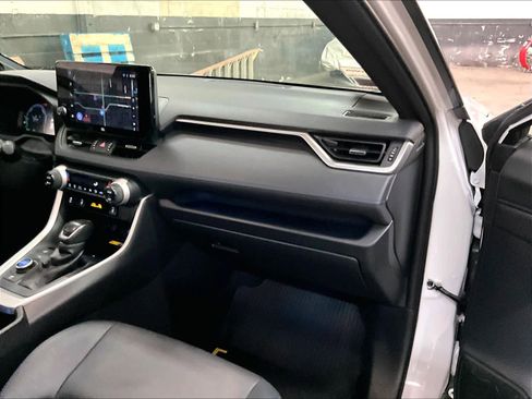 Used 2024 Toyota RAV4 XSE w/ Advanced Technology Package image 15