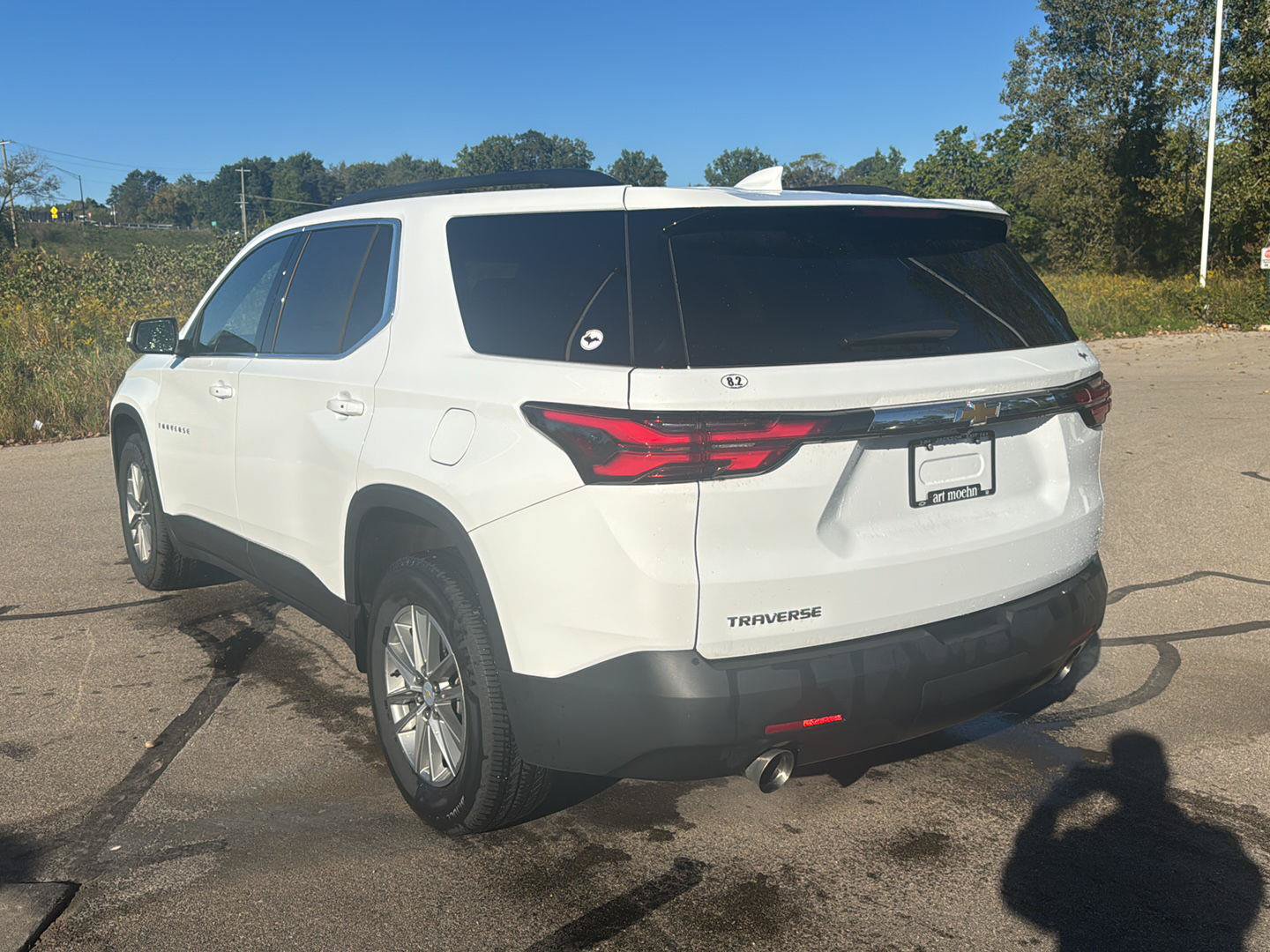 Used 2023 Chevrolet Traverse LT FWD image 3