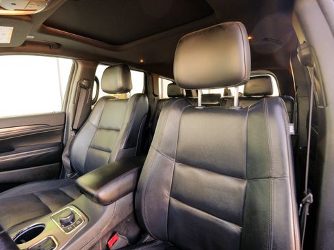 Used 2020 Jeep Grand Cherokee Limited image 26