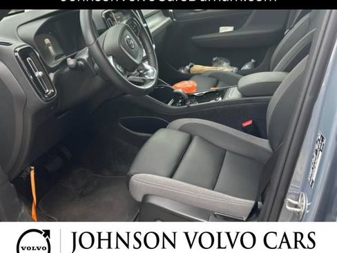 Used 2023 Volvo XC40 Recharge Core AWD/4WD image 6