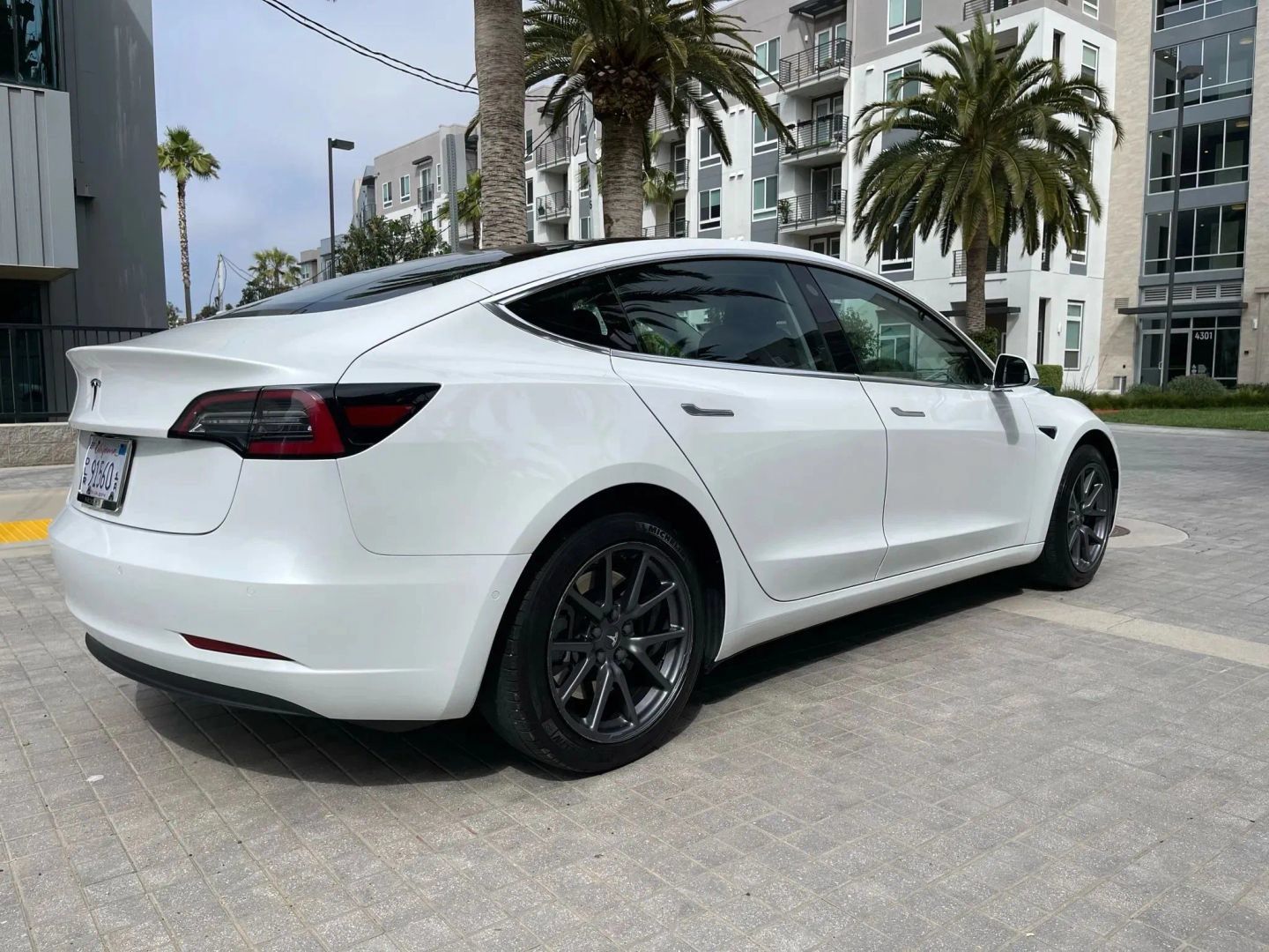 Used 2019 Tesla Model 3 Long Range AWD/4WD image 6