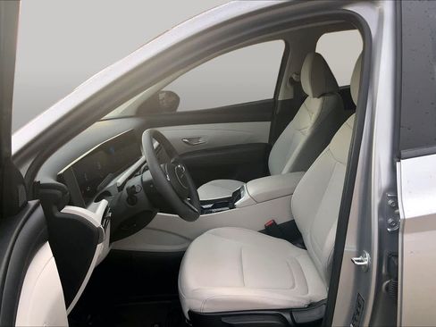 Used 2025 Hyundai Tucson SE FWD image 7