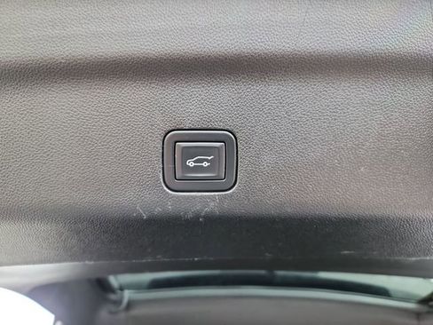 Used 2023 Chevrolet Suburban LT w/ LT Signature Plus Package AWD/4WD image 36