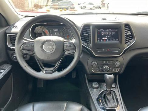 Certified 2020 Jeep Cherokee Latitude Plus w/ Cold Weather Group AWD/4WD image 19