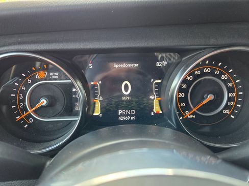 Used 2021 Jeep Wrangler Unlimited Sahara AWD/4WD image 19
