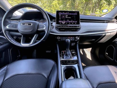 Used 2022 Jeep Compass Latitude w/ Sun and Sound Group FWD image 14
