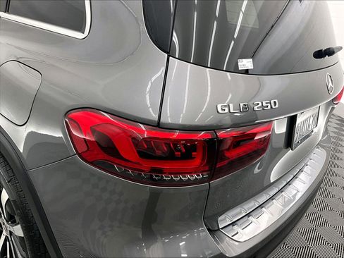 Certified 2022 Mercedes-Benz GLB 250 4MATIC image 27