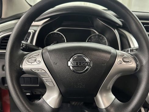 Used 2018 Nissan Murano S image 16