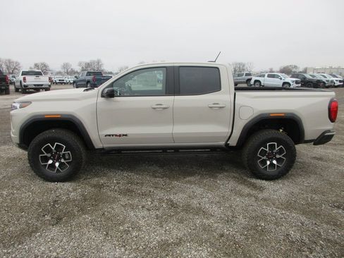 New 2026 GMC Canyon AT4X w/ LPO, Black Badging Package AWD/4WD image 10