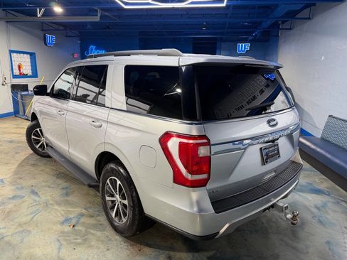 Used 2018 Ford Expedition XLT image 3