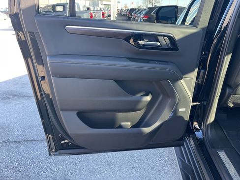 New 2026 Chevrolet Suburban Premier AWD/4WD image 24