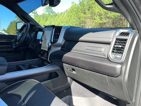 Used 2024 RAM 2500 Laramie w/ Night Edition image 29